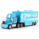 Miniatura de caminhão em miniatura do filme Carros 3 da Pixar, com os personagens Relâmpago McQueen, Jackson e Storm Ramirez. Brinquedo infantil para presente.