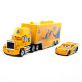 Miniatura de caminhão em miniatura do filme Carros 3 da Pixar, com os personagens Relâmpago McQueen, Jackson e Storm Ramirez. Brinquedo infantil para presente.